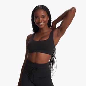 vuori daily bra black